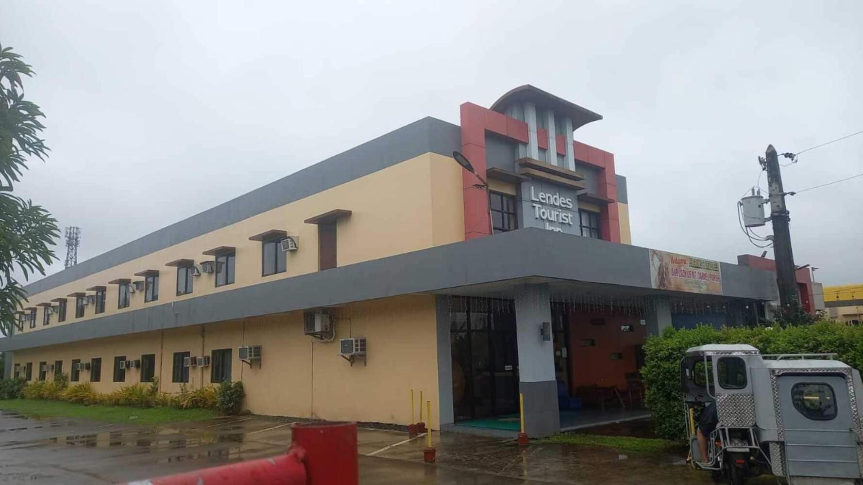Oyo 1037 Lendes Tourist Inn Main Naga Kültér fotó